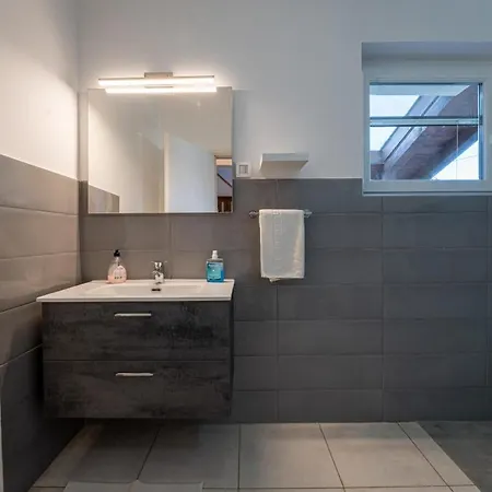 Golf House In - Haus Fuer 9-10 Personen Ližnjan