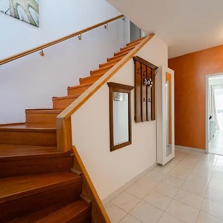 Villa Golf House In - Haus Fuer 9-10 Personen Ližnjan