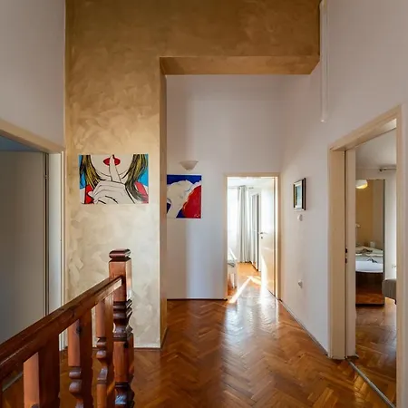 Golf House In - Haus Fuer 9-10 Personen Ližnjan