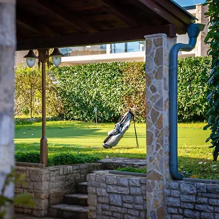 Golf House In - Haus Fuer 9-10 Personen Ližnjan
