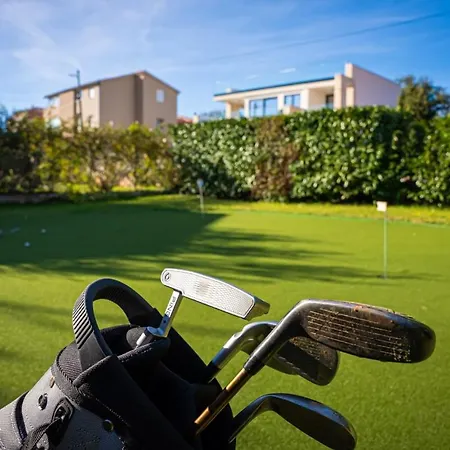 Villa Golf House In - Haus Fuer 9-10 Personen Ližnjan